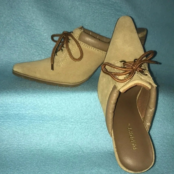 PAPRIKA booties clogs slip on suede lace ups stacked heel tan size 5 1/2 - Picture 1 of 7